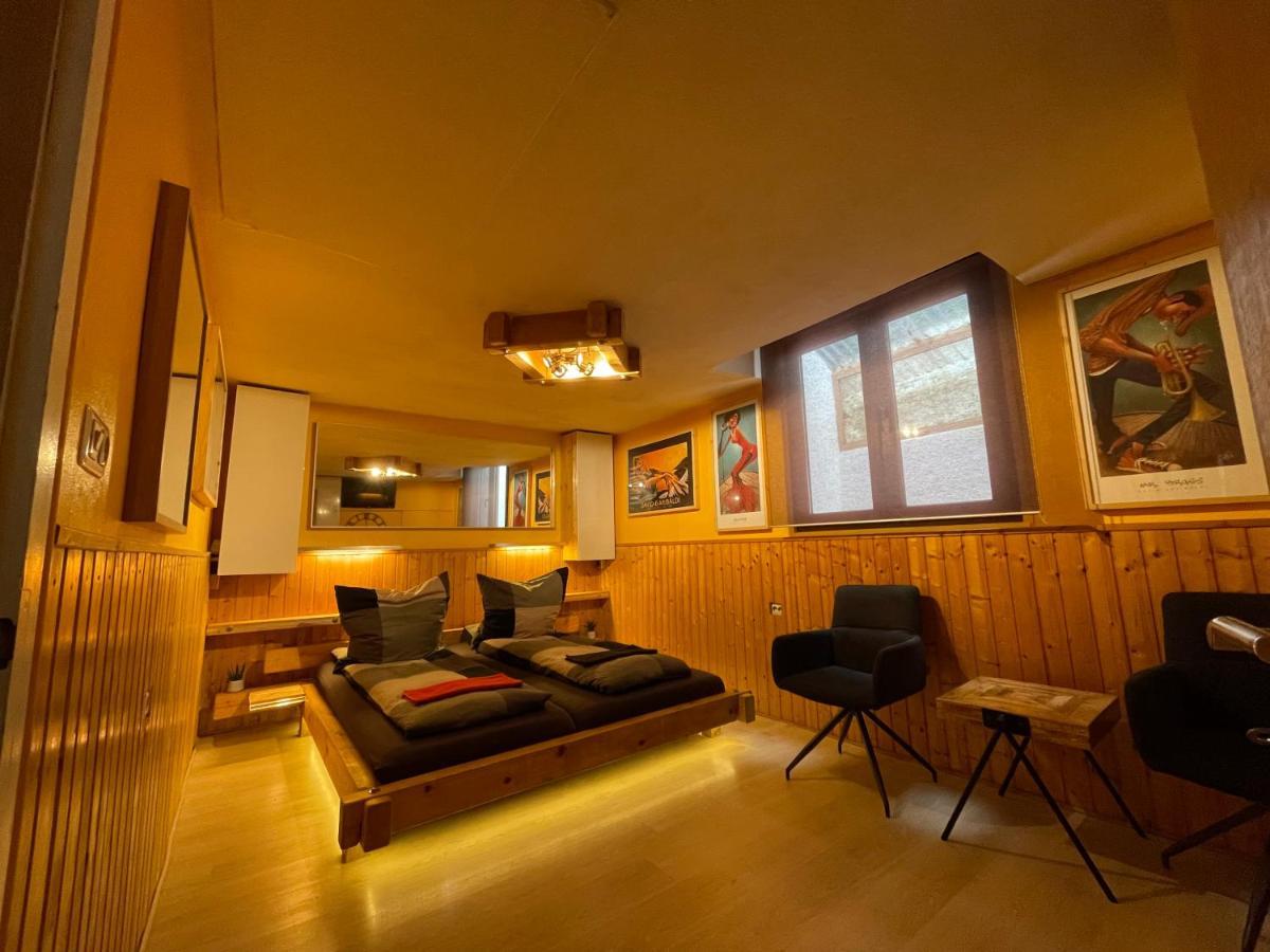 Direkt Am Main Villa Karlstadt Bagian luar foto